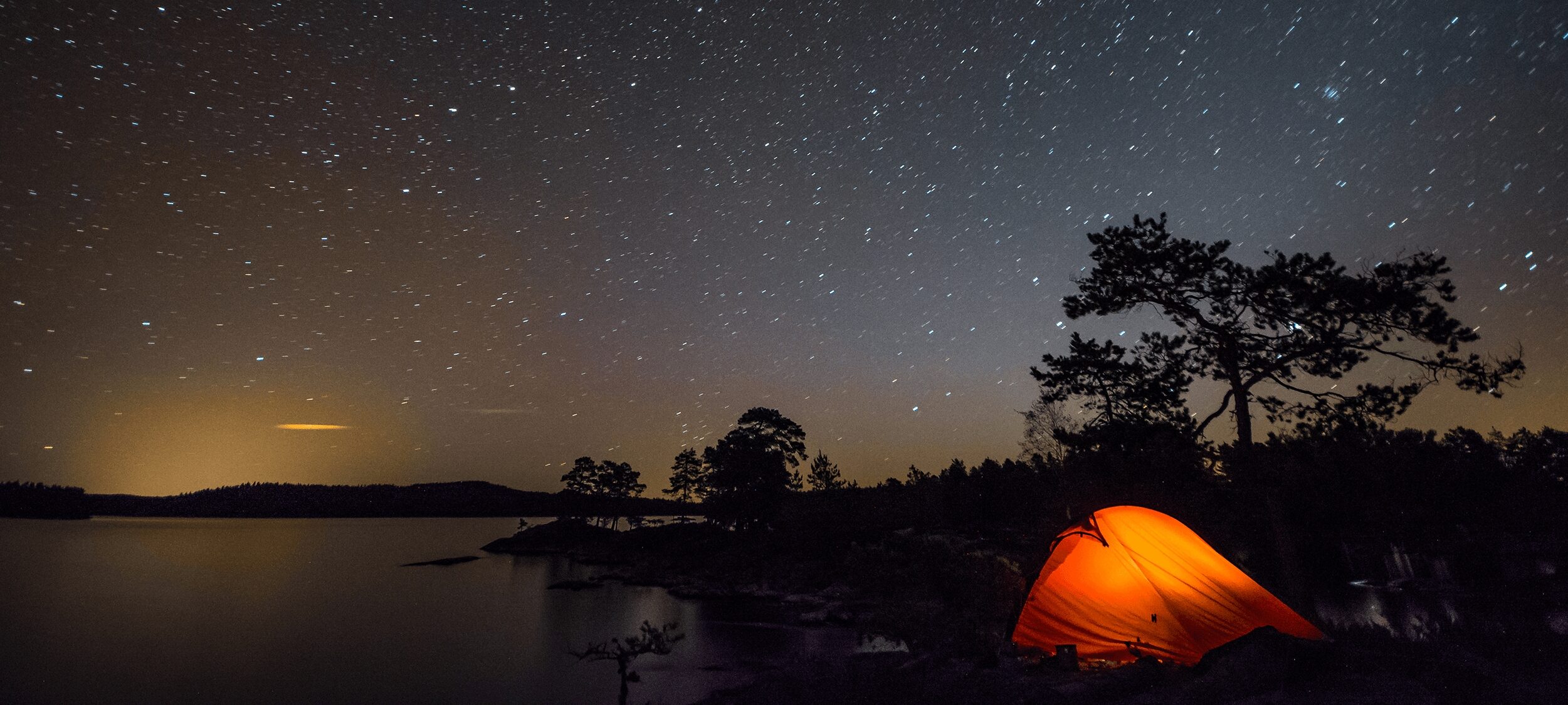 camping en stjärnklar natt